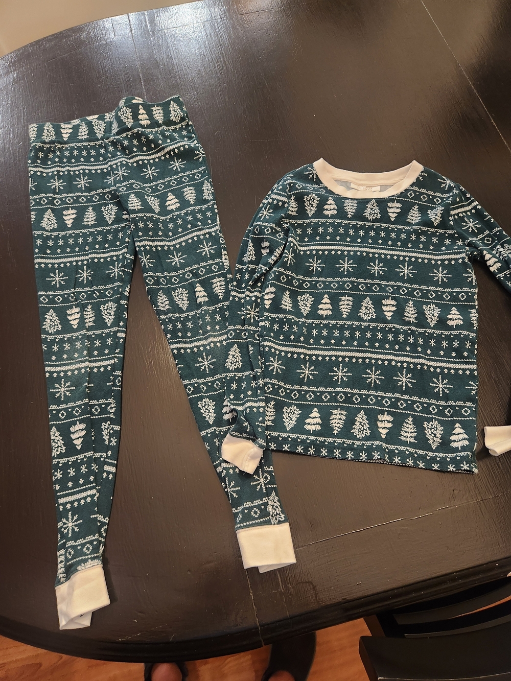 LC Lauren Conrad Green and White Holiday Tree Pajama Set